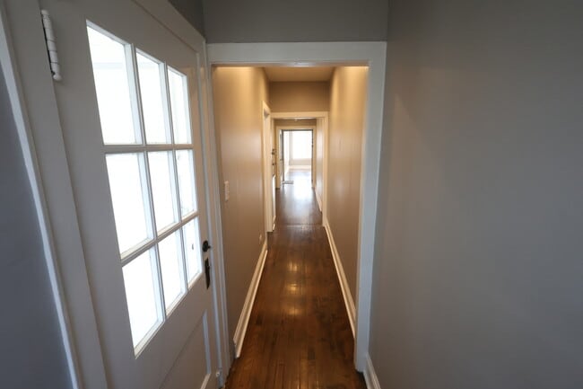 Building Photo - 5653 N Talman Ave