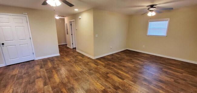 Building Photo - 106 Driftwood Terrace