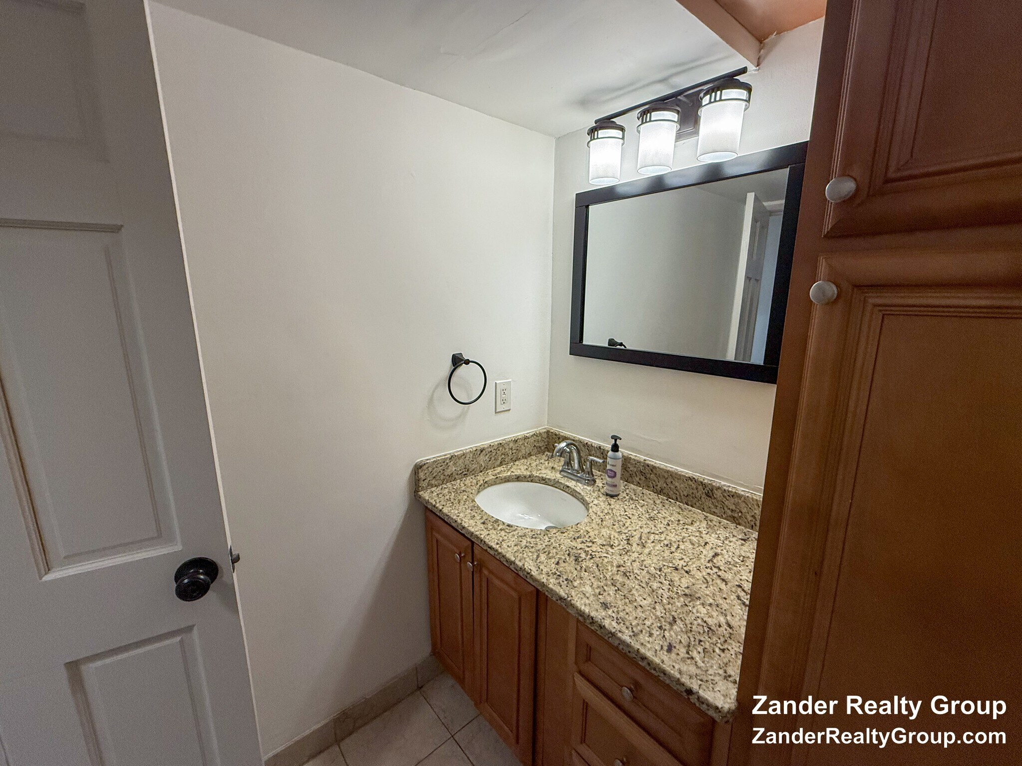 Building Photo - 250 Dudley St