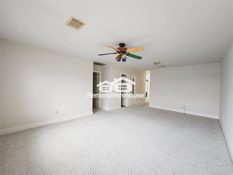Building Photo - 15859 E Park Ct