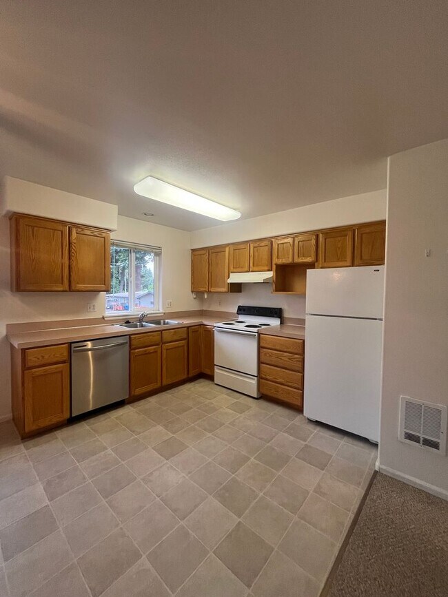 Primary Photo - 2-Bedroom 1-Bathroom Apartment in 3 unit b...