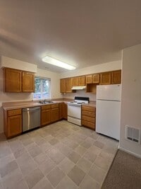 Building Photo - 2-Bedroom 1-Bathroom Apartment in 3 unit b...