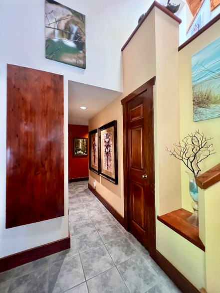 Building Photo - 1565 Eolus Ave