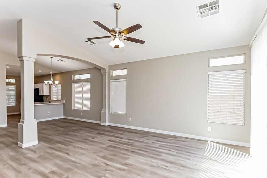 Building Photo - 1935 Tanner Valley Cir