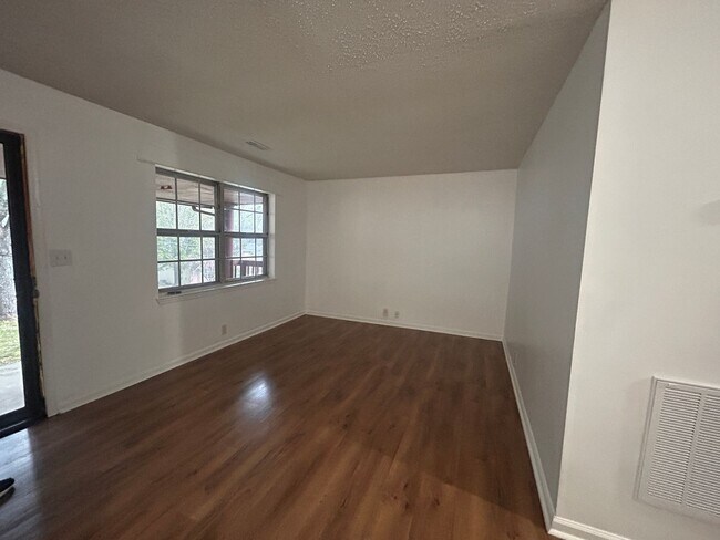 Building Photo - 3624-3626shi