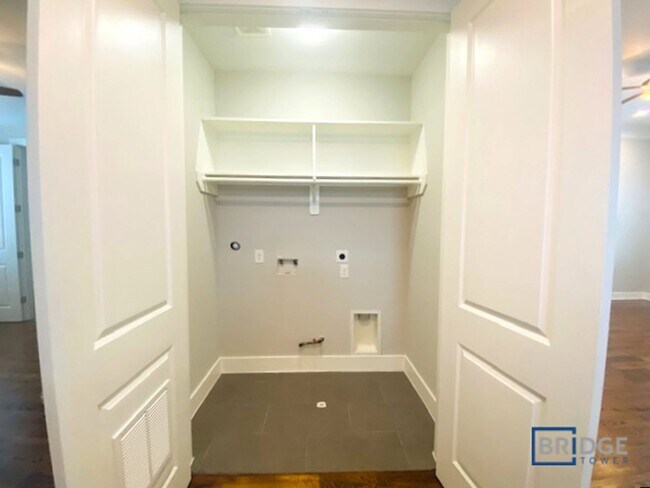 Building Photo - 2202 Arabelle St