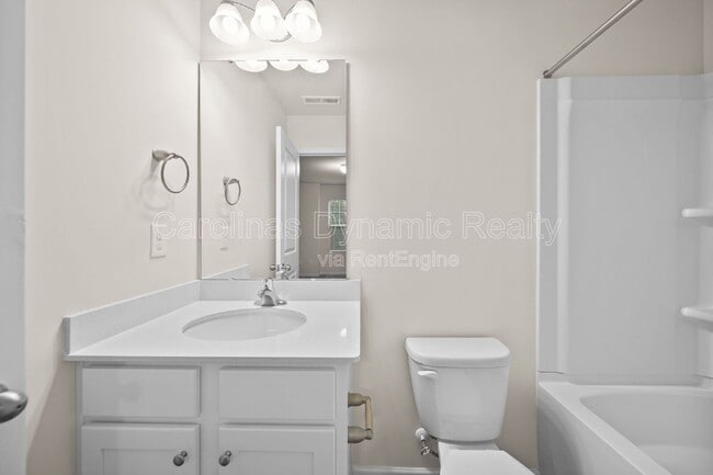 Building Photo - 711 Lackey St