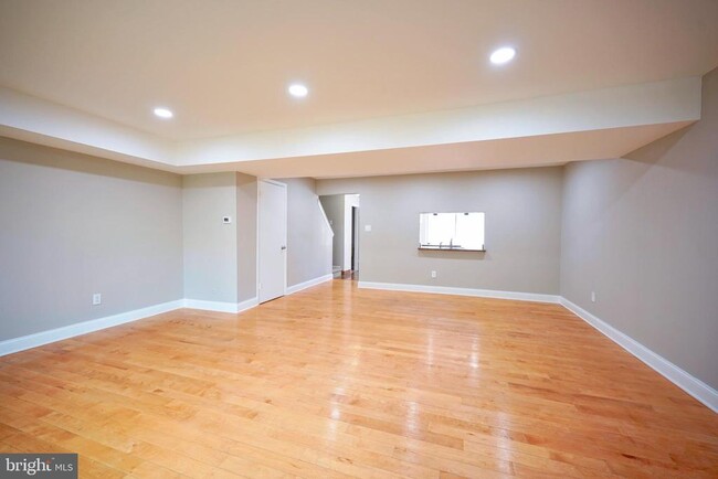 Building Photo - 1035 Pendleton Ct