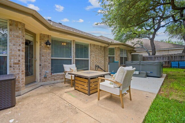 Building Photo - 1109 Red Ranch Cir