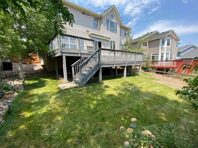 Building Photo - Great Highlands Ranch Home on the Golf Course!