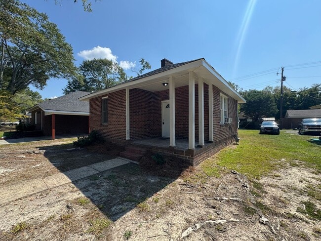 Building Photo - 1/1 House in Celanese- $795
