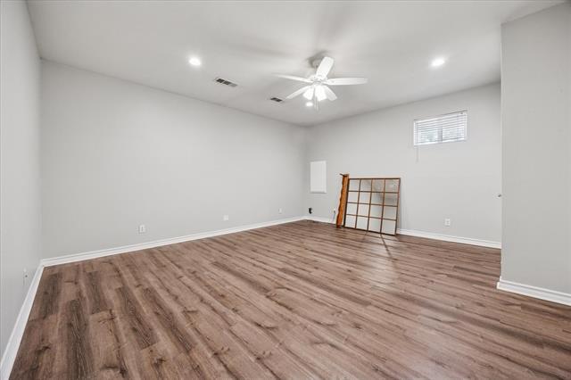 Building Photo - 3933 Parkhaven Dr