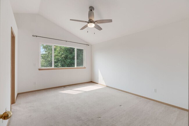 Building Photo - 3bdrm + Office/Den, 2.25 Bath,1664 sq ft, 2 car garage, Backs to Greenbelt! Lk Stevens Schools!
