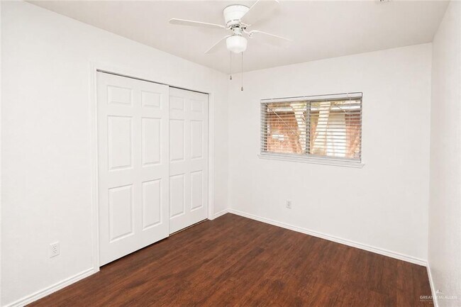 Building Photo - 2302 Brock St