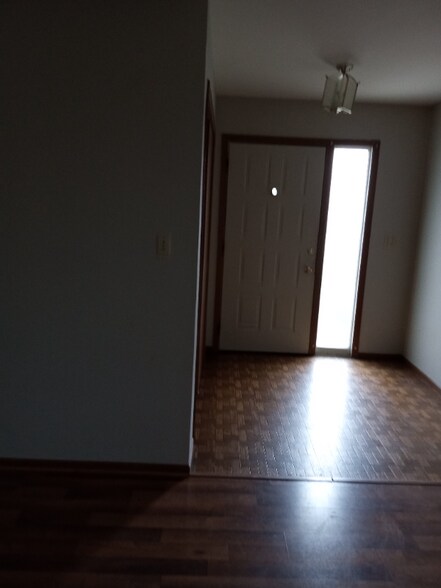 Building Photo - 3419 28th Ave