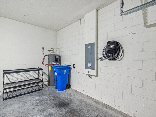 Building Photo - 11525 Southern Creek Dr