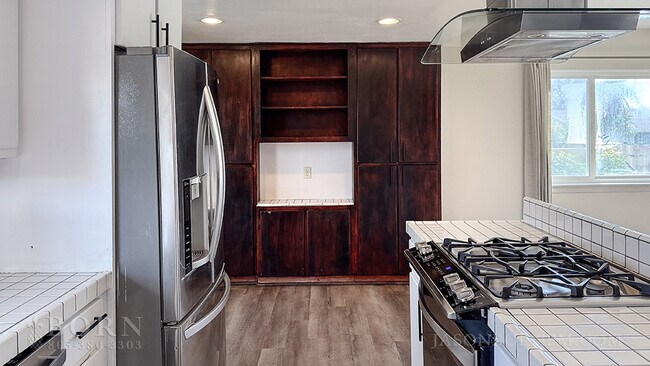 Building Photo - 2036 Brentwood St