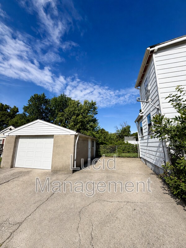 Building Photo - 1512 Bluegrass Ave