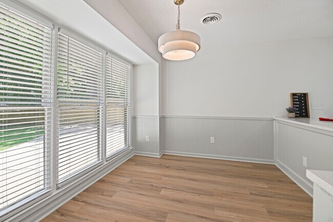 Building Photo - 2117 Semmes Dr