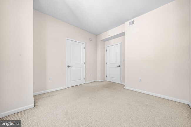 Building Photo - 715 6th St NW
