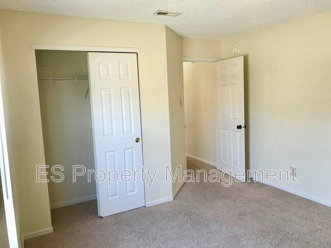 Building Photo - 10264 Cumberland Pointe Blvd