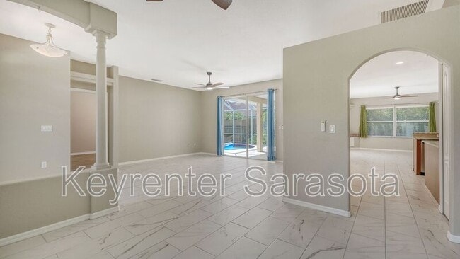 Building Photo - 4010 Green Tree Ave