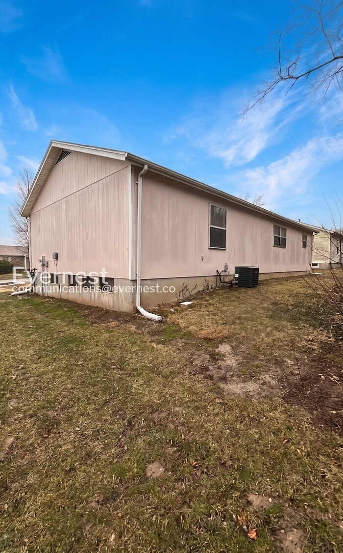Building Photo - 11635 Hazeloak Dr