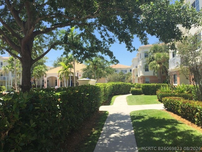 Building Photo - 9857 Baywinds Blvd