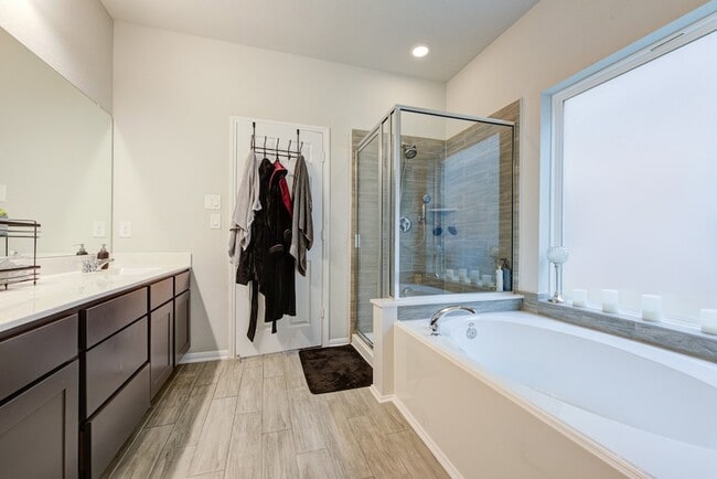 Building Photo - 3327 Etring Ln