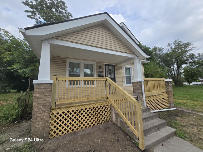 Building Photo - Fully Renovated 3-Bedroom Home – Move-In R...