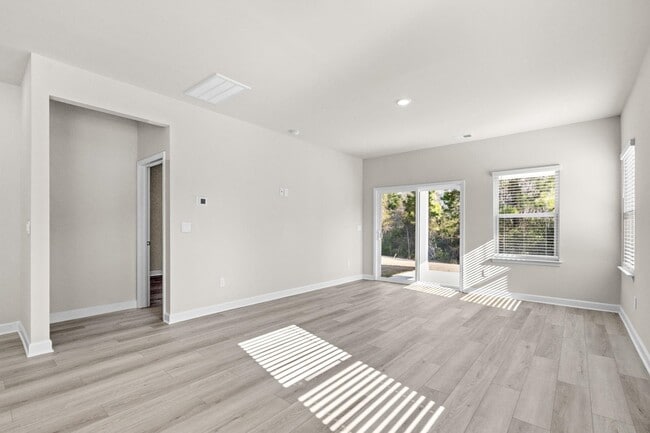 Building Photo - 2048 Copper Crk Lp