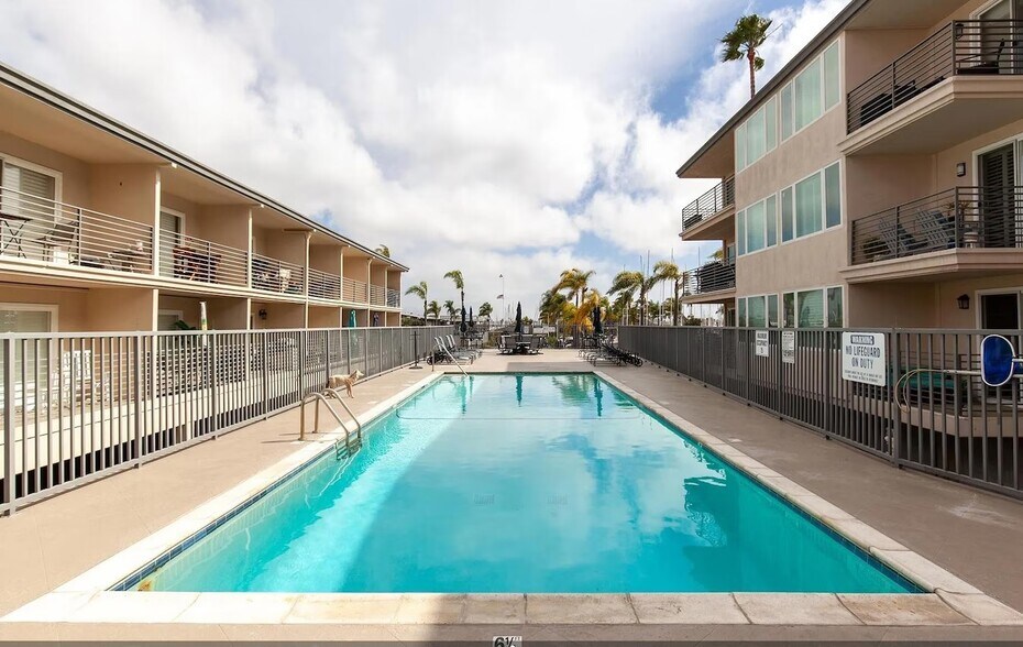 Building Photo - 1021 Scott St