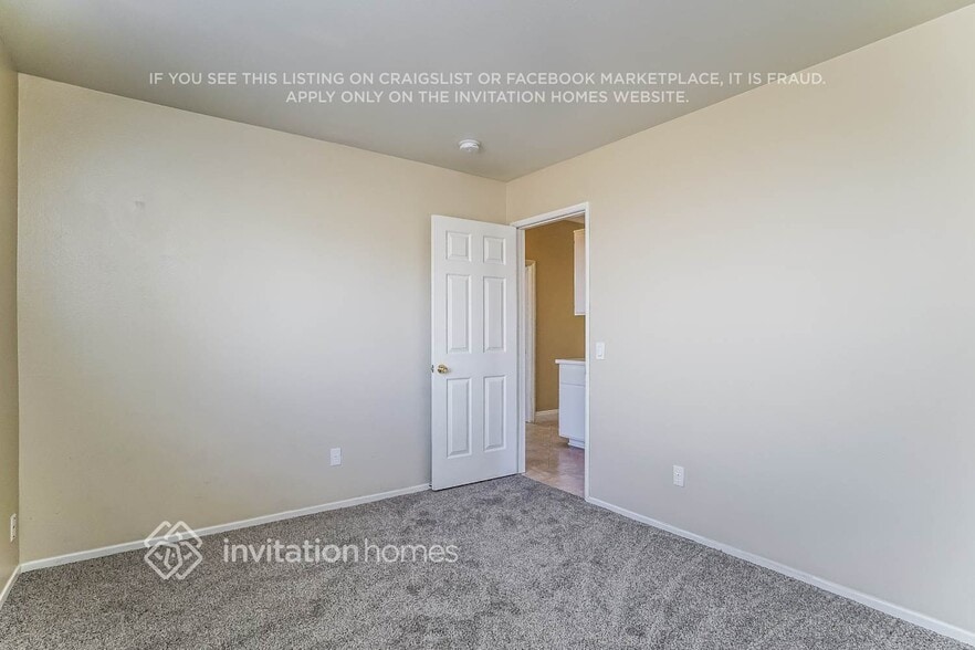 Building Photo - 2547 Gemstone Ave