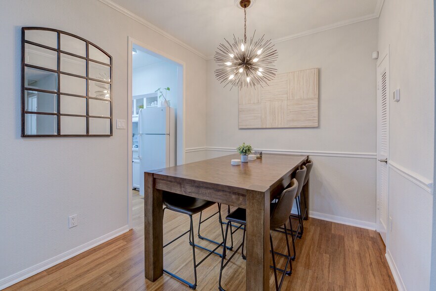 Building Photo - 704 Bering Dr