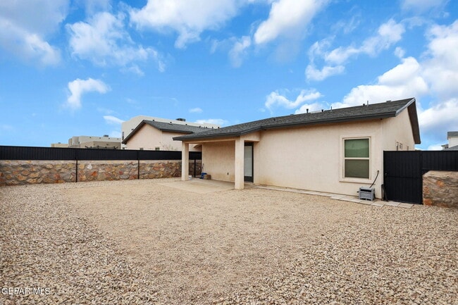 Building Photo - 14940 Jack White Ave