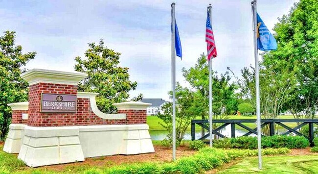 Building Photo - 2722 Eton St