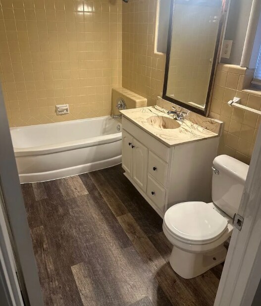 Building Photo - 1154 Lakewood Dr