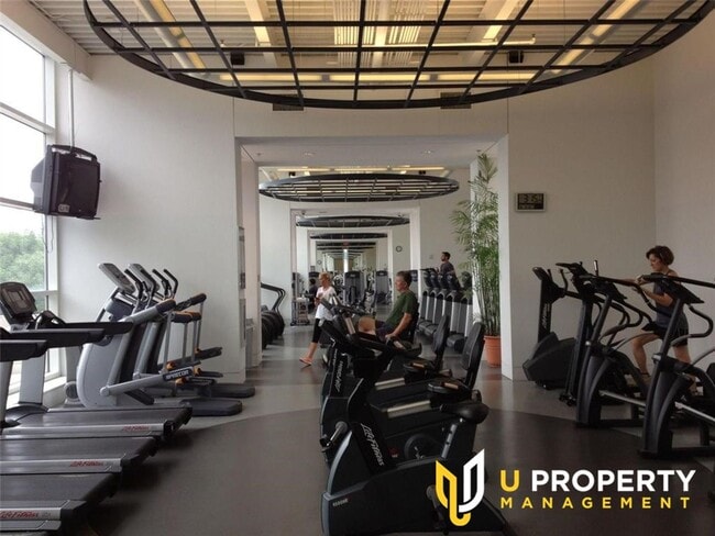 Building Photo - Great location, nice community! Make it yo...
