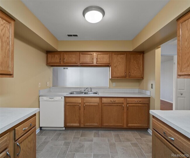 Building Photo - 101 Fieldcrest St