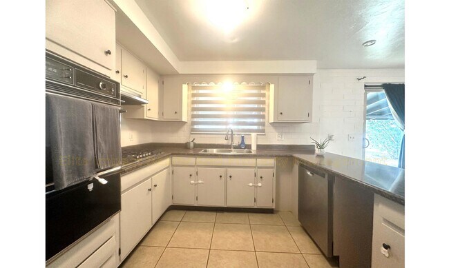 Building Photo - 6768 E Lurlene Dr