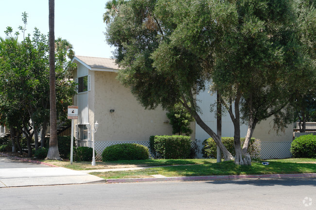 Building Photo - Olive Lane Apartments