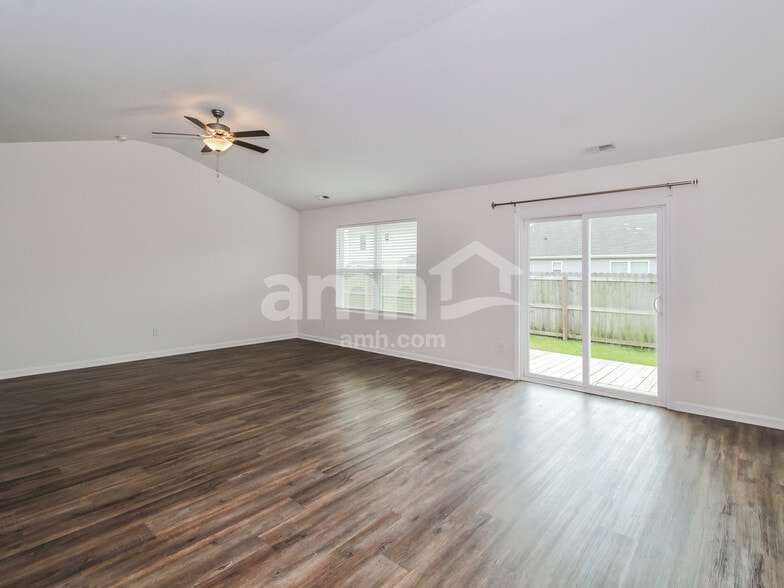 Building Photo - 1220 Dogwood Neck Dr