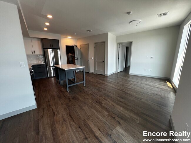 Building Photo - 80 Rugg Rd