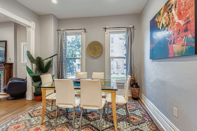 Building Photo - 536 E 2nd Ave