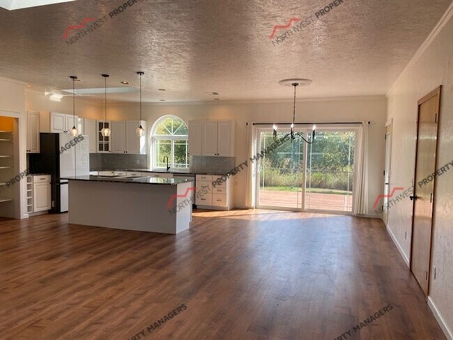 Building Photo - STATUS: *AVAILABLE* | R297 | $2600