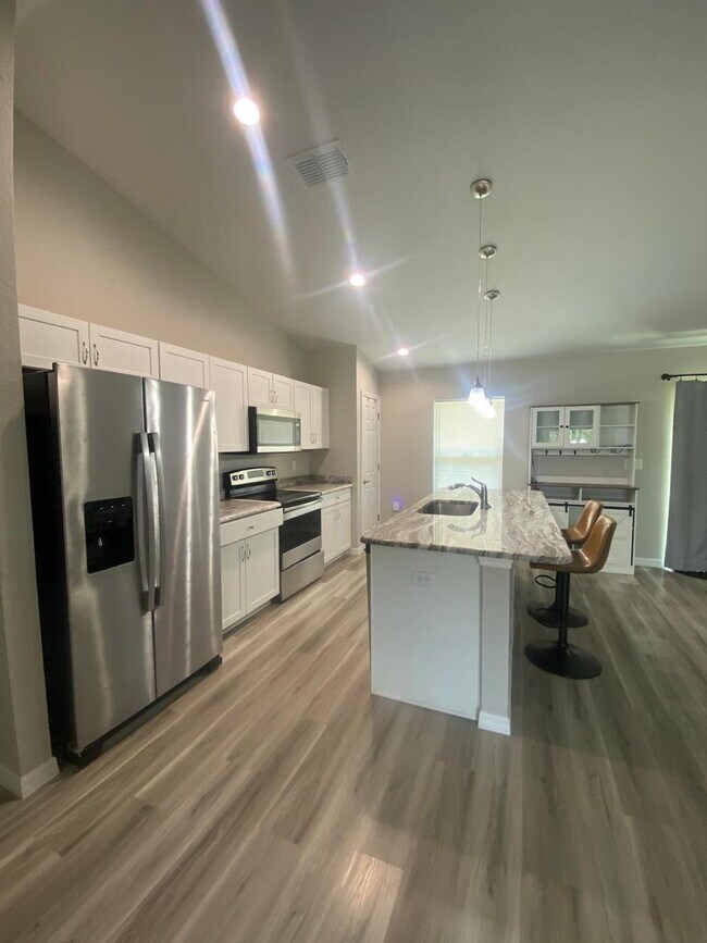 Building Photo - Charming 3-Bedroom Home on Nearly 1 Acre –...