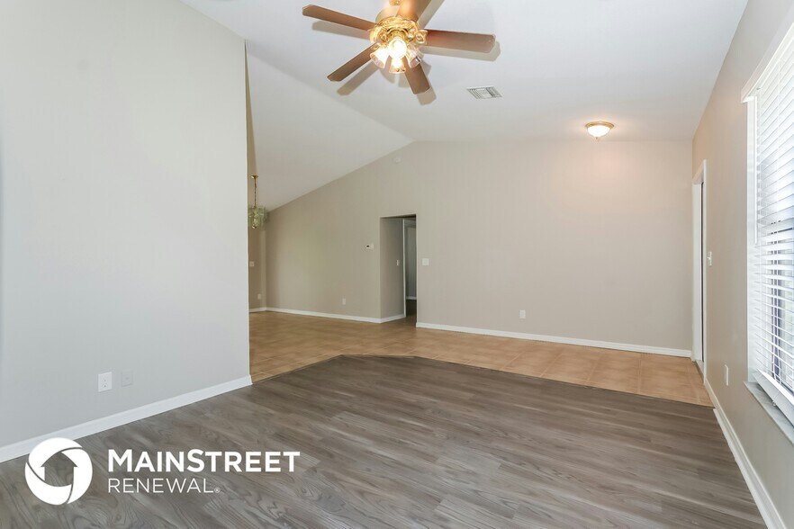 Building Photo - 1155 31st Ave SW