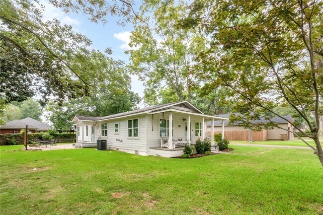 Building Photo - Special Home in Pinehurst