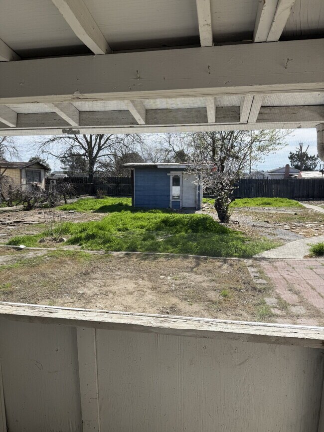 Building Photo - Charming 3-bedroom, 2-bathroom home located in the heart of Brentwood