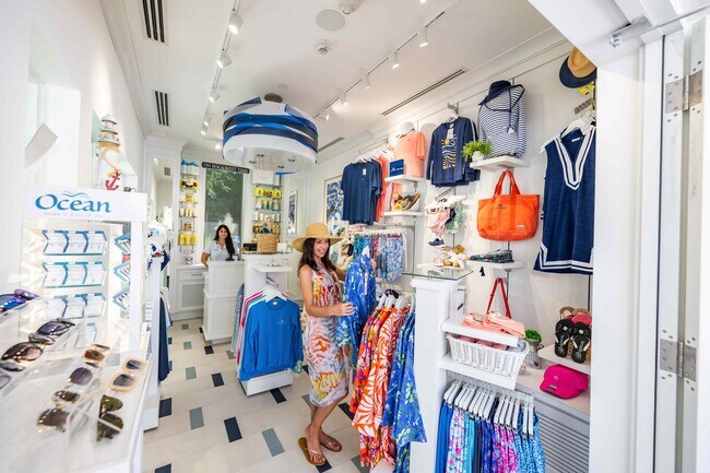 Building Photo - 7835 Lakeside Blvd